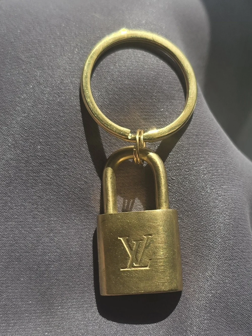 Authentic Louis Vuitton Lock On 18k Gold Plated Keychain/Keyrings/Necklaces Show